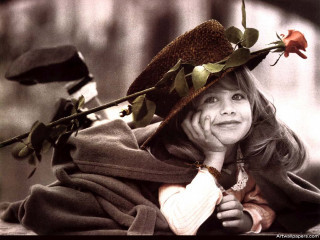 Woman hat rose bench art - a rose free wallpaper