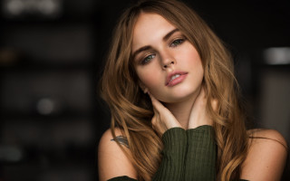 Woman long hair cross pose - barbara greg free wallpaper