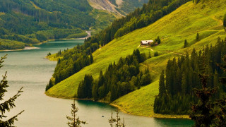 House overlooking lake mountains forest - a lake and mountains free wallpaper
