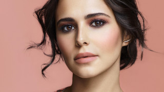 Aisyia pink background photorealistic portrait - round free wallpaper for desktop