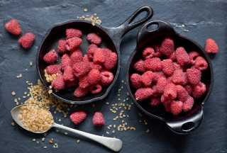 Raspberries spoon oats food photography - a spoon and a spoon free wallpaper