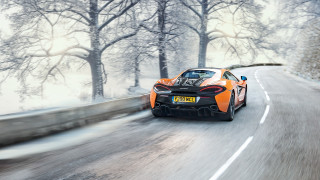 Sports car tilt shift winter - a sports car free wallpaper for desktop