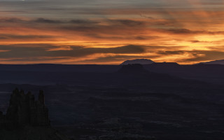 Sunset mountain castle plane cityscape - a sunset view of a mountain range free wallpaper