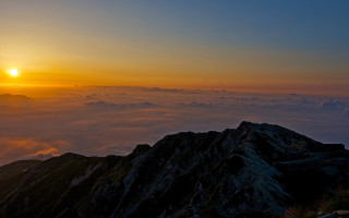 Mountain sunset clouds foreground cityscape - a few mountain free wallpaper for desktop