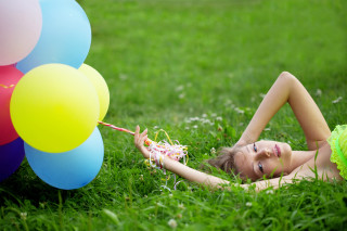 Girl grass balloons cake pinata - evaline ness free wallpaper