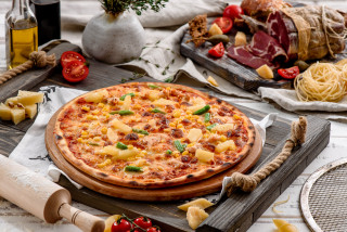 Pizza pineapple toppings wooden board - rolling free wallpaper