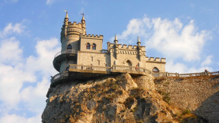 Castle cliff balcony neo gothic - andrey yefimovich martynov free wallpaper for desktop