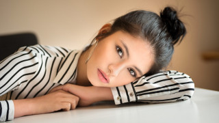 Woman pose barlizon style portrait - free 3d render wallpaper