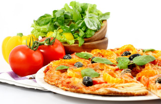 Pizza tomatoes olives spinach salad - delaunay free wallpaper