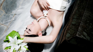 Wedding dress woman bed flower - a woman in a wedding dress free wallpaper