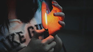 Woman lighter glow shockart fire - a lighter free wallpaper