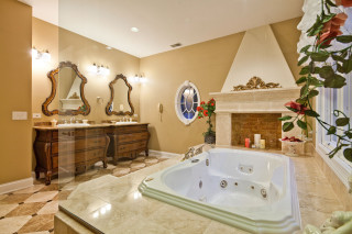 Large bathroom fireplace jacuzzi mirror - center area free wallpaper