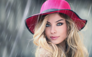 Woman redhat blueeyes rain portrait - photorealistic portrait free wallpaper