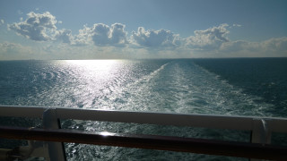 Boat horizon clouds city reflection - the horizon free wallpaper for desktop