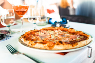 Pizza whiteplate foodphotography curry shrimp - coppo di marcovaldo free wallpaper