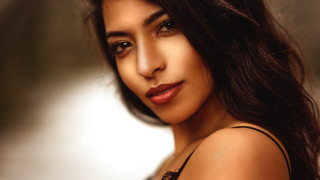 Woman longhair blacktop smiling portrait - a black top free wallpaper for desktop