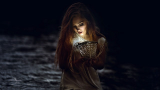 Woman basket dark light face - her face and hair free wallpaper