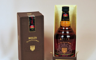 Bills blended irish whiskey still - typographic free wallpaper for desktop