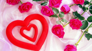 Red heart pink roses white 2 - a white cloth free wallpaper