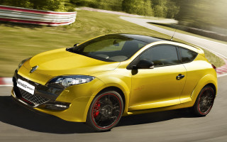 Yellow car race track green - a yellow car free wallpaper