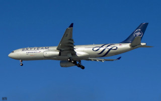 Skyteam plane landing gear tail - its landing free wallpaper