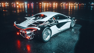White sports car red light 7 - octane free wallpaper