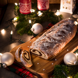 Cinnamon roll christmas decorations candles 2 - free christmas wallpaper for tablet