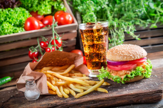 Hamburger fries drink vegetables tomato - a hamburger free wallpaper