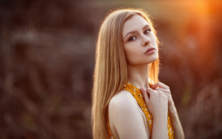 Blonde woman portrait sunlight anamorphic - long blonde hair free wallpaper
