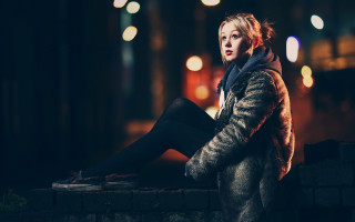 Woman sitting kimono blonde bokeh - free other wallpaper for desktop