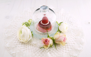 Cake plate flower doily tablecloth - a tablecloth free wallpaper for desktop