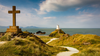 Hill lighthouse ocean tiltshift nature - adobe lightroom free wallpaper