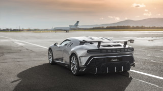 White sports car jet plane - pearlescent free wallpaper for desktop