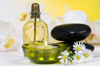 Candle rocks flowers oil bottle - diffuse free wallpaper for desktop