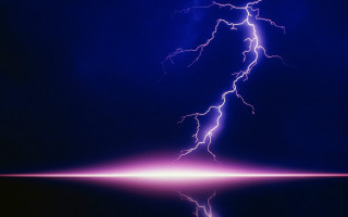 Lightning bolt sky water bright - volumetric lightning free wallpaper