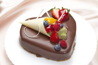 Heart chocolate cake fruit plate - a table cloth free wallpaper