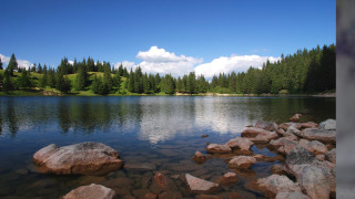 Lake rocks trees sky clouds - free summer wallpaper for desktop