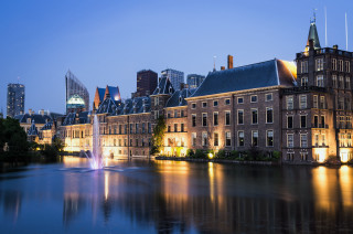 Flemish baroque cityscape night reflection - free summer wallpaper