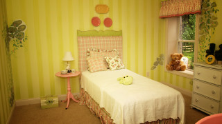 Bedroom teddy bear pink table - and a window free wallpaper