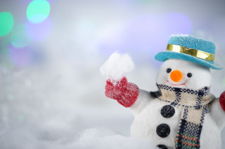 Snowman hat scarf snow flakes - a hat and scarf free wallpaper for desktop