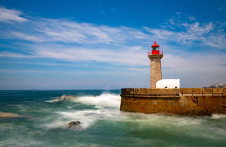Lighthouse ocean waves saturated sky - almada negreiro free wallpaper