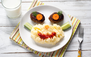 Plate mashed potatoes carrots meatballs - a face free wallpaper for desktop