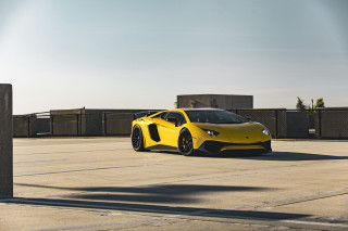 Yellow sports car parking lot 35 - a few window free wallpaper