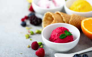 Ice cream fruit bowl slice - byeon sangbyeok free wallpaper for desktop