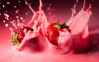 Strawberry splash pink milk food - a strawberry free wallpaper for desktop