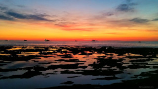 Sunset water boats clouds dusk - free beach wallpaper for desktop