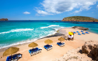 Beach chairs umbrellas hill blue - chair and umbrellas free wallpaper