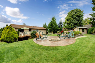 Backyard firepit deck chairs table - wide angle len free wallpaper for desktop