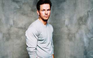 Man white shirt posing hands - his hands in his pockets free wallpaper