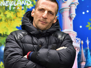 Man castle mural crossed portrait - a black jacket free wallpaper